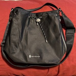 Lululemon Drawstring Bucket Bag